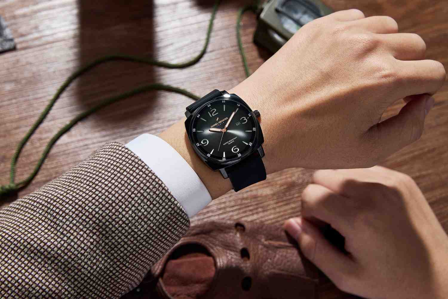 Daniel Hechter Paris Vaneau Collection | DHM1030-01