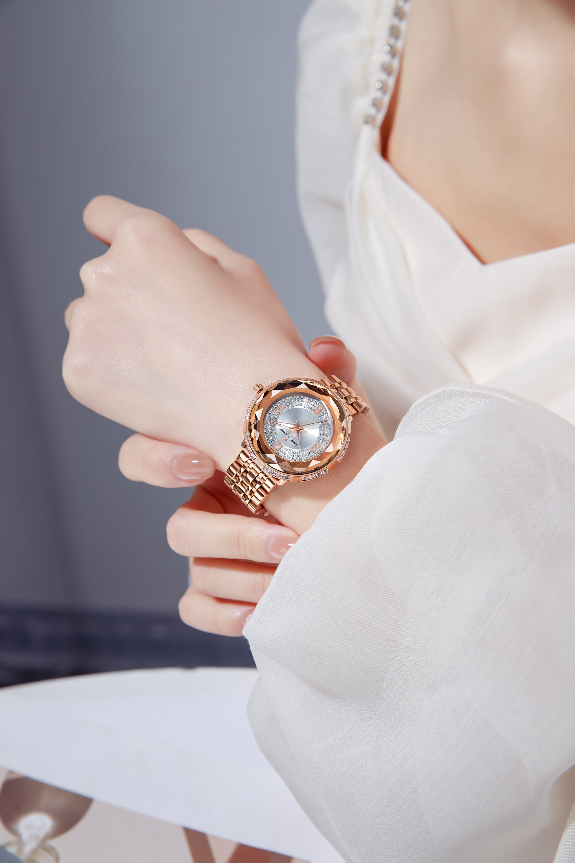 Daniel Hechter Paris Palais-Royal Collection DHW2003-22