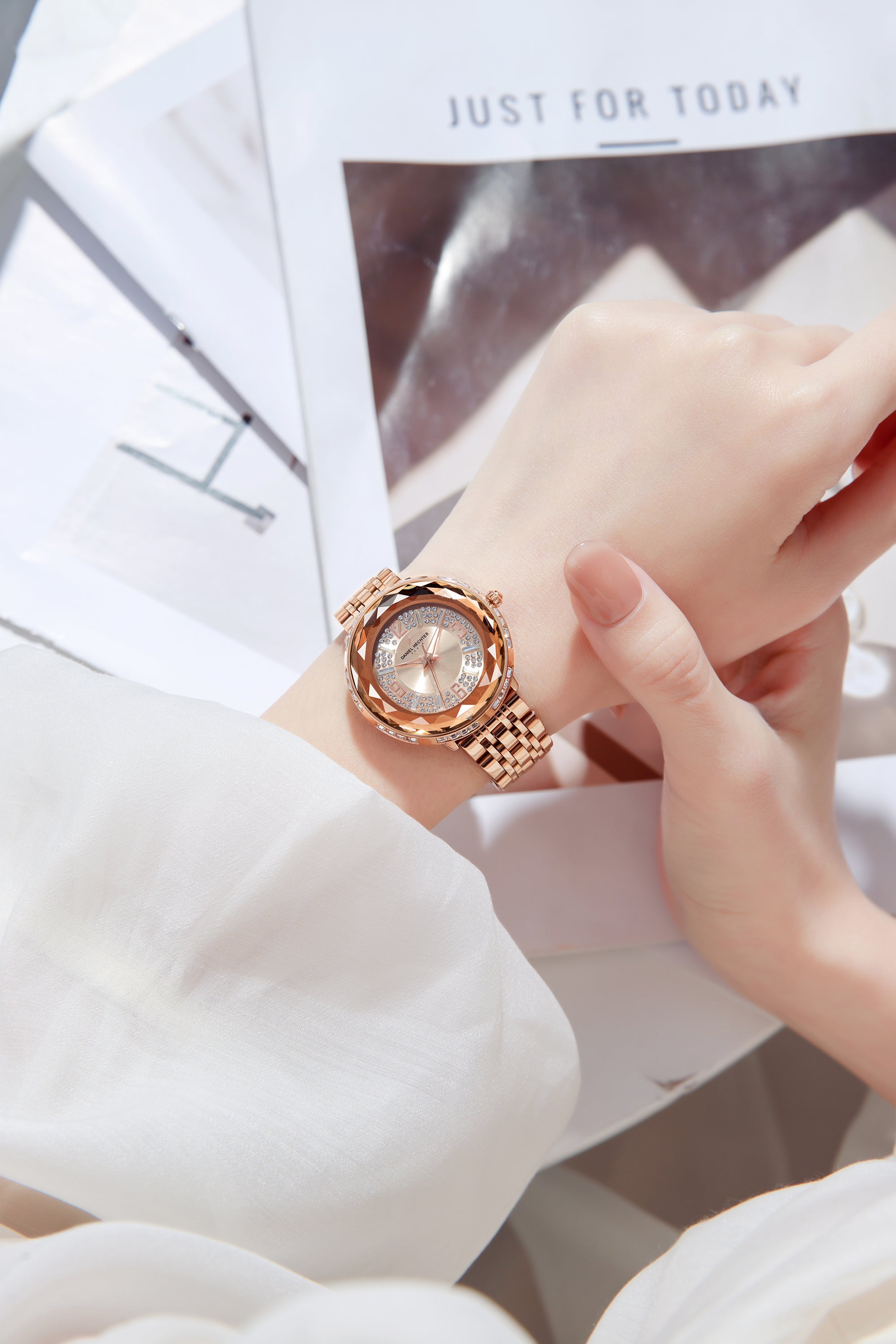 Daniel Hechter Paris Palais-Royal Collection | DHW2003-11